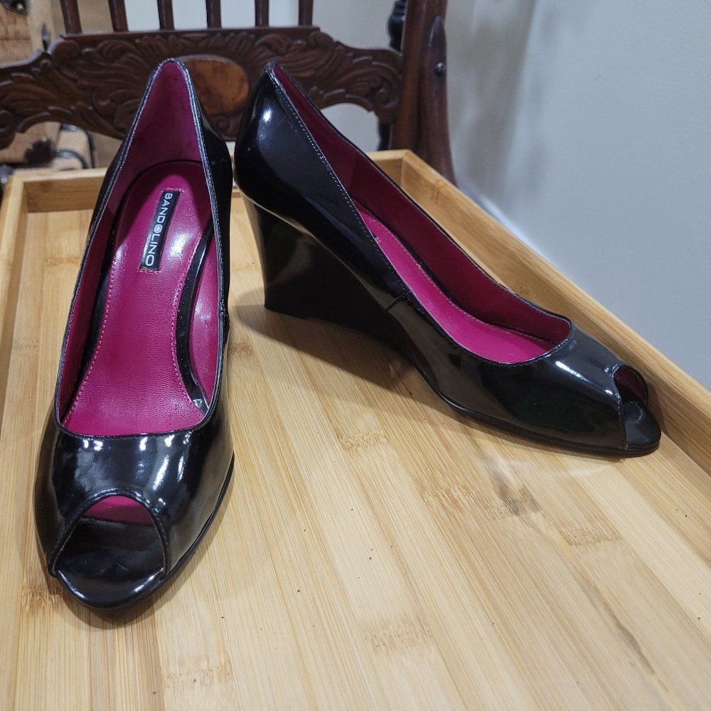 Bandolino Wedge Heel Peep-toe Shoes